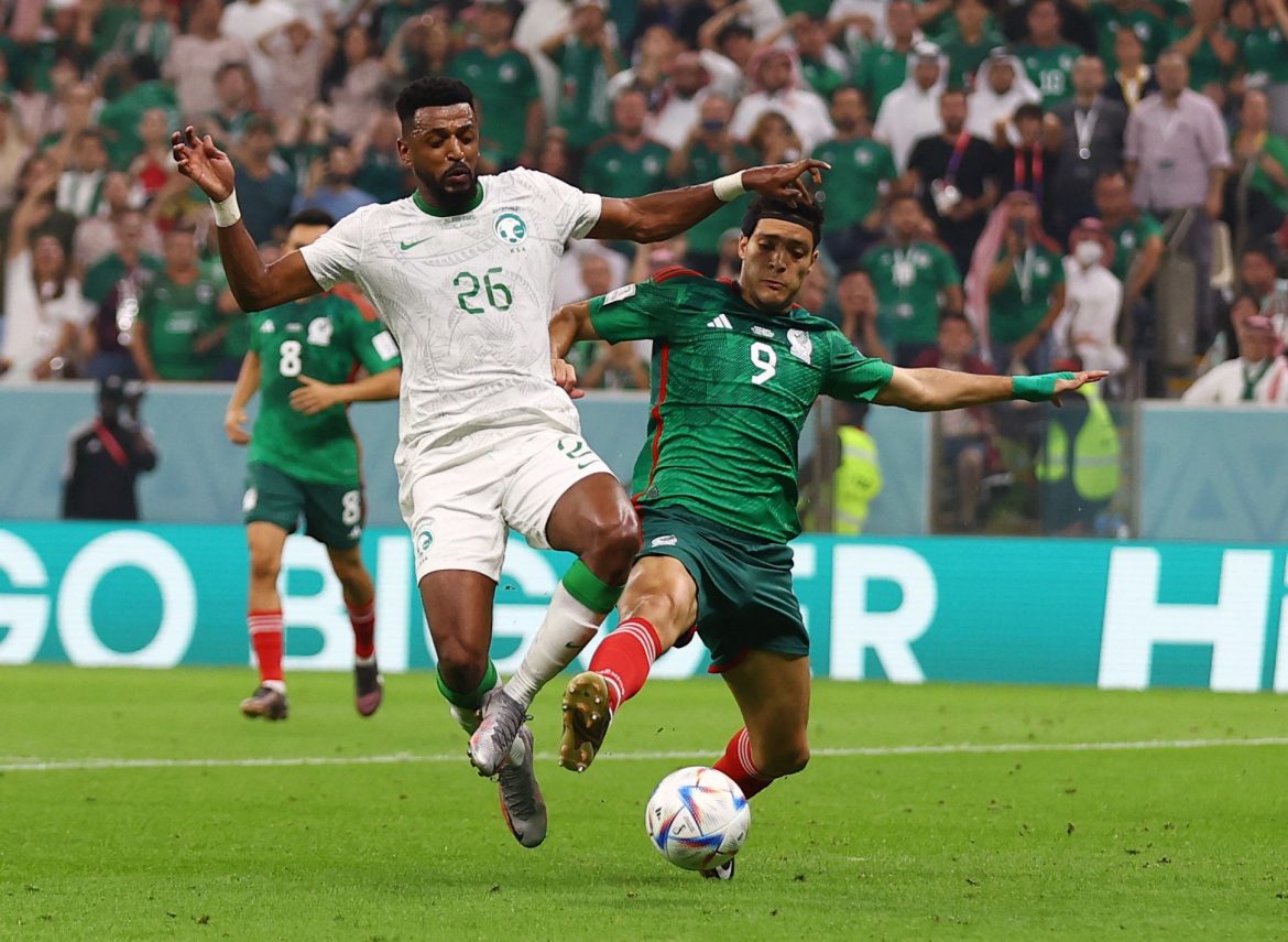 Wolves: Lopetegui "desperate" for Jimenez