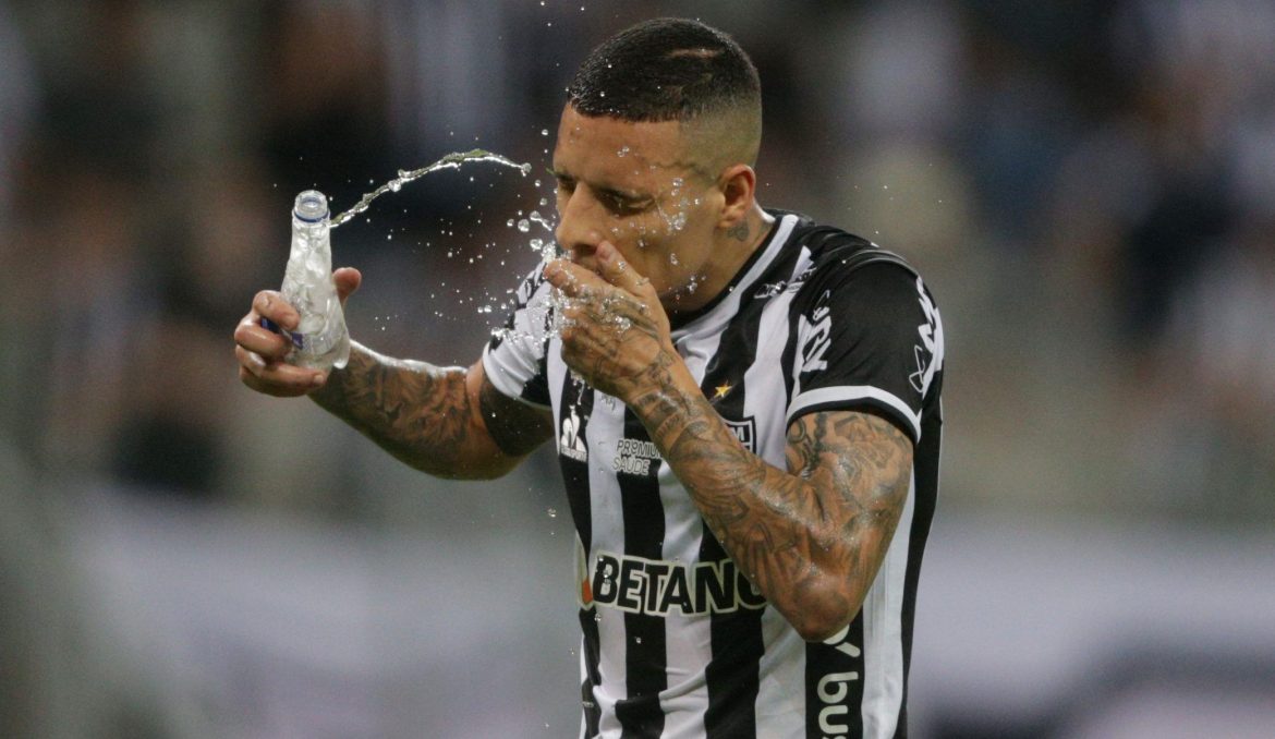 Wolves interested in Guilherme Arana